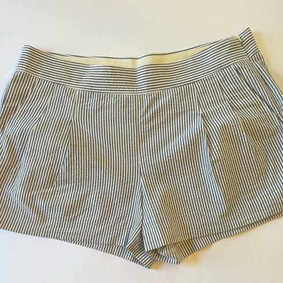 J. Crew Pants - J Crew Seersucker Shorts Size 6